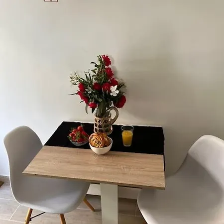 Jolie Maison De Village A غريمو